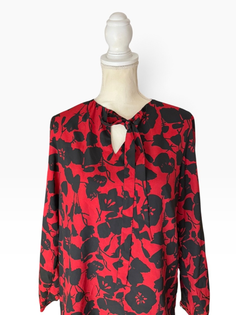 Pendleton Women's Floral Tie Neck Blouse Size 10 Red Black Long Sleeve Top - Picture 2 of 13